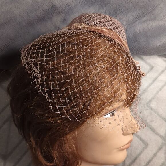 Wedding fascinator, taupe fascinator, taupe pill box with veil - Picture 4 of 10